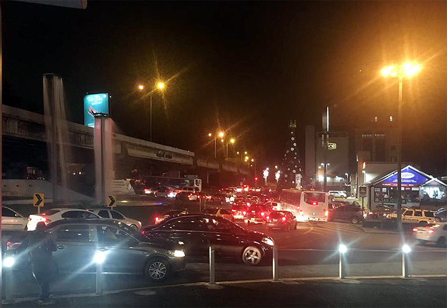 Rush Hour in San José: An diesem Kreisverkehr geht heute Abend erst einmal nichts mehr.