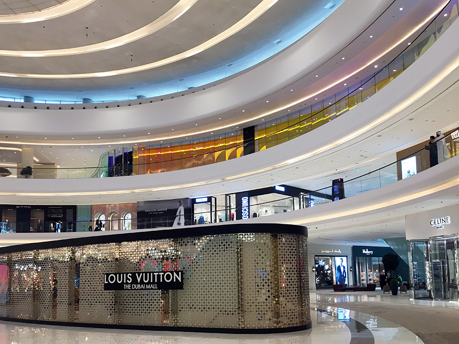 In der 'Dubai Mall', der größten Mall der Welt! Hier kann man nicht nur shoppen...