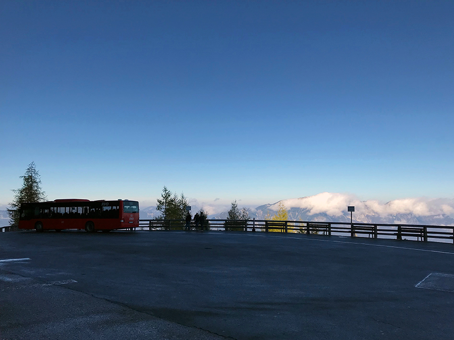 Der Busparkplatz oben auf dem Obersalzberg - ganz schön einsam!