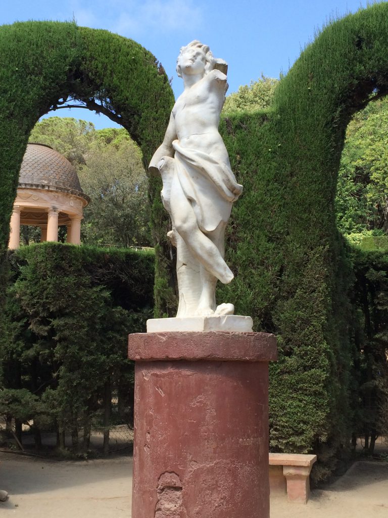 Die Eros-Skulptur in der Mitte des Labyrinths - nun muss man nur noch wieder den richtigen Weg hinausfinden.