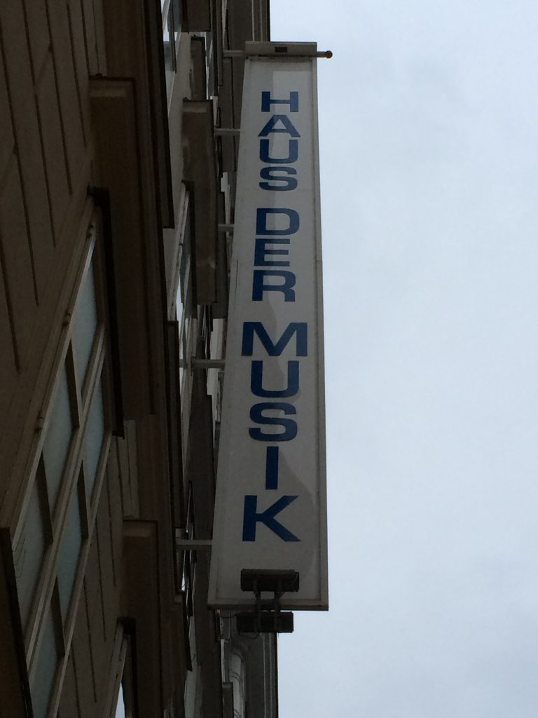 Das 'Haus der Musik', Straßenansicht.