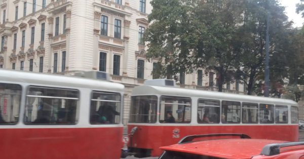 Die nostalgischen Waggons der 'Bim', der Straßenbahn in Wien.