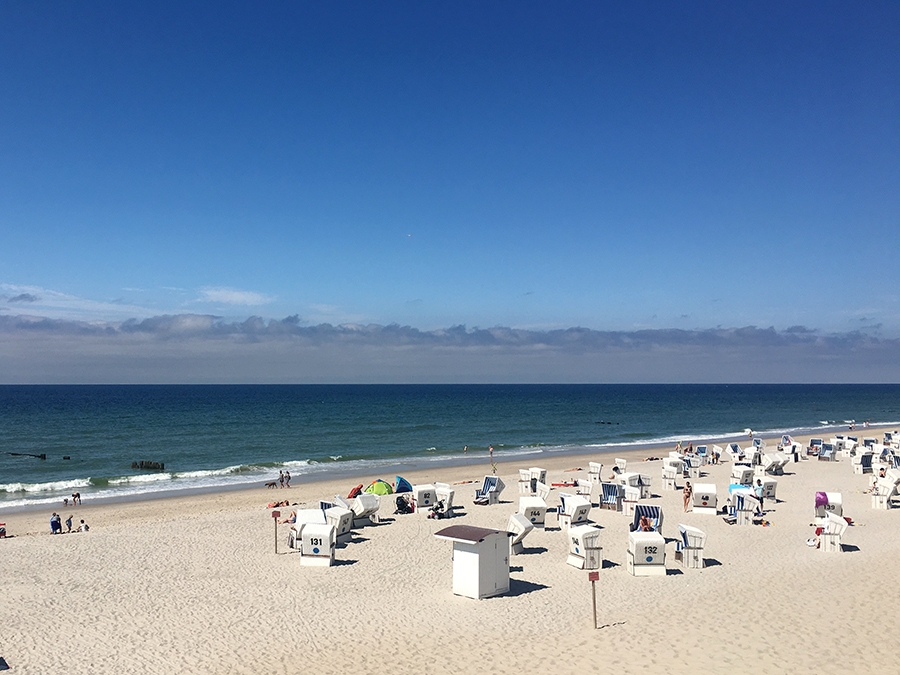 Und da ist er: Der Strand von Kampen. Hochsaison, und trotzdem ruhig und beschaulich.