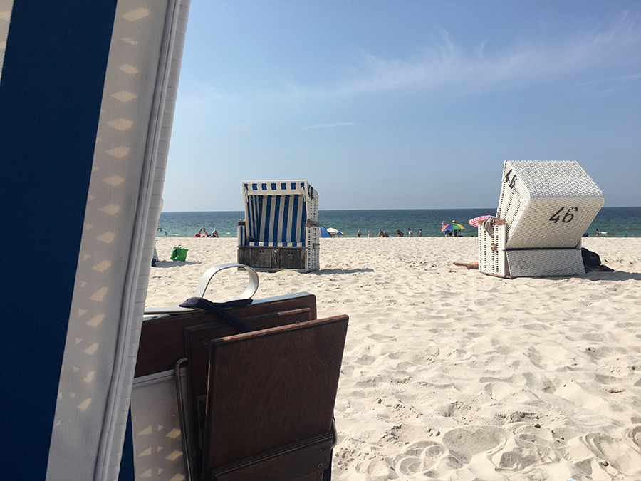 Ein Tag am Strand! Sonne, Sommer, Strandkörbe, Wasser, Wind und Wellen - perfekter Urlaub!