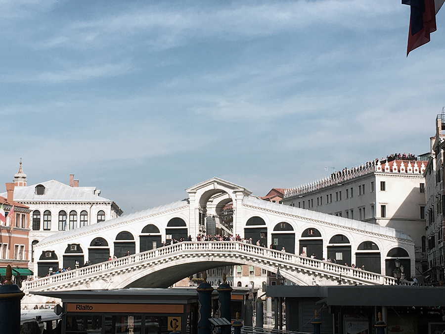 Der 'Ponte die Rialto', die Rialtobrücke in Venedig.