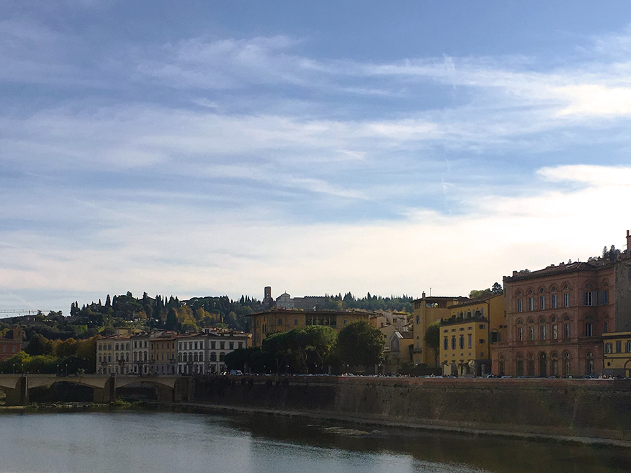 Wunderschön hier, am Ufer des Arno!