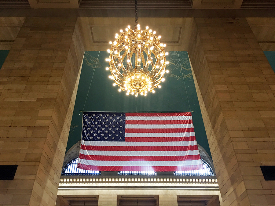 Auch in der Grand Central Station immer und überall präsent: die US-amerikanische Flagge.