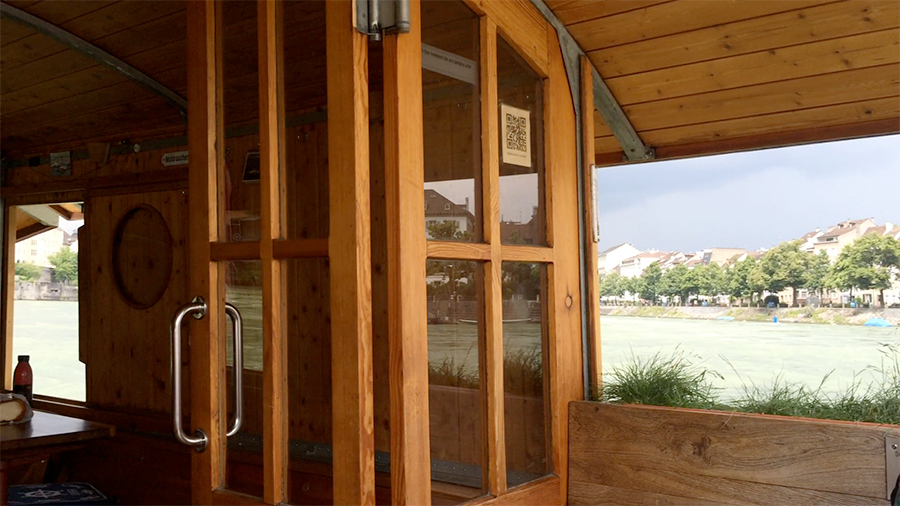 An Bord der 'Klingenthal'. Die Fähren sind ganz aus Holz, total gemütlich und urig.