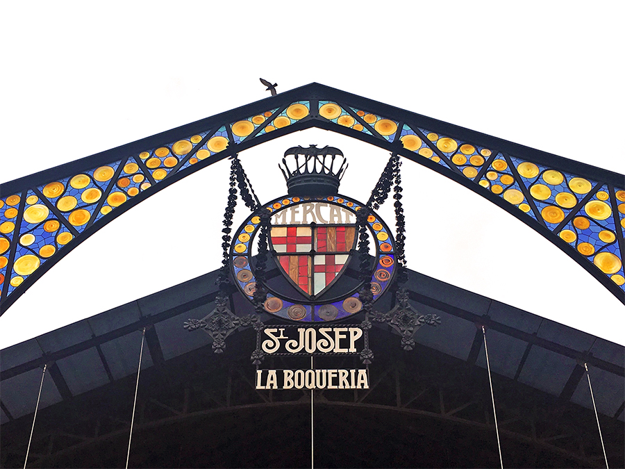 Die Markthalle 'Mercat de la Boqueria‘ an den Ramblas in Barcelona.