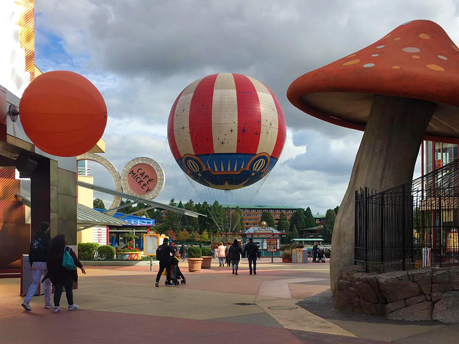 Ein Besuch im Cafe Mickey oder im Rainforest Cafe oder eine Fahrt mit einem Heißluftballon gefällig?