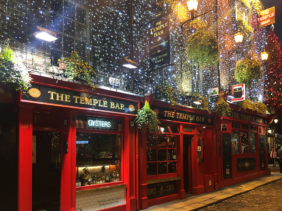 Die 'Temple Bar', eigentlich nur eine von vielen Bars hier. Cleverer Schachzug des Inhabers, sie direkt wie das ganze Viertel zu benennen.