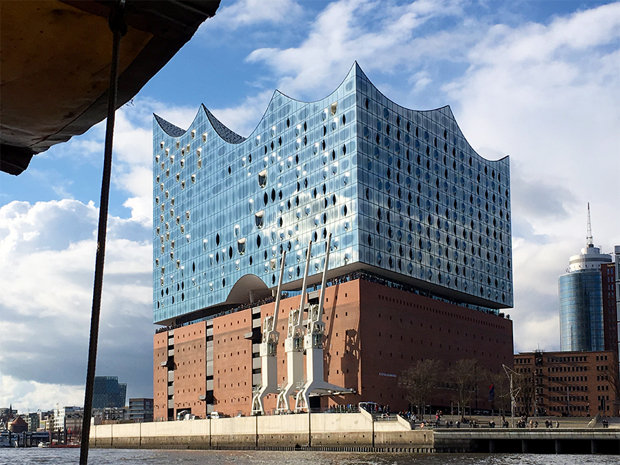 Die Hamburger nennen ihre Elbphilharmonie kurz "Elphi".