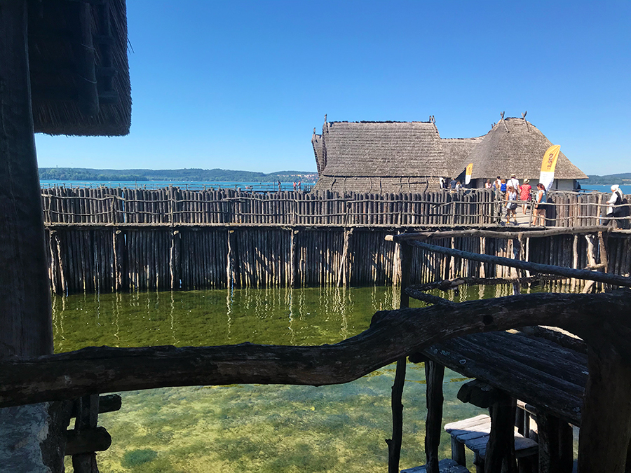 ...muss das gewesen sein, damals wie heute, das hier mitten im Wasser zu errichten?