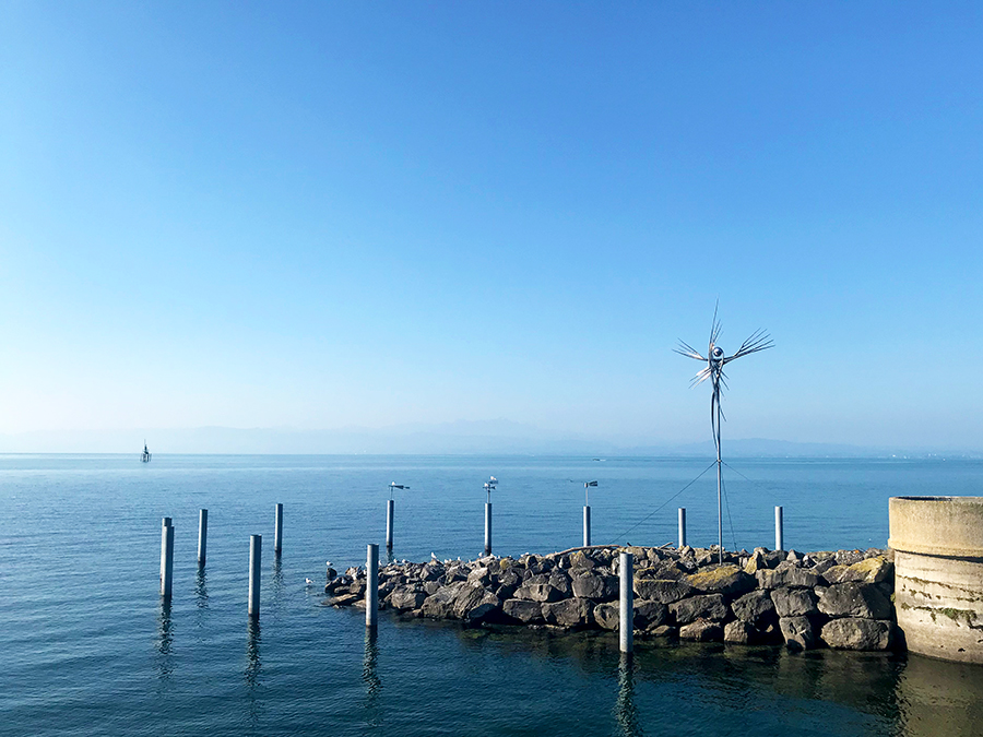 Die ein oder andere Kunstinstallation kann man auch am Ufer des Bodensees bestaunen.