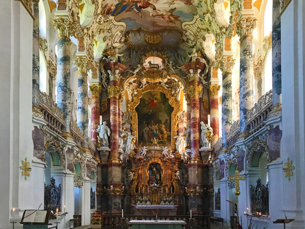 Die Wieskirche in Steingaden im Allgäu - Rokoko-Prunkstück und UNESCO-Weltkulturerbe