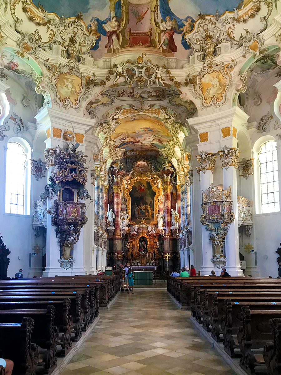 Was für ein Anblick! Das Portal einer der wohl schönsten Rokoko-Kirchen auf der ganzen Welt.