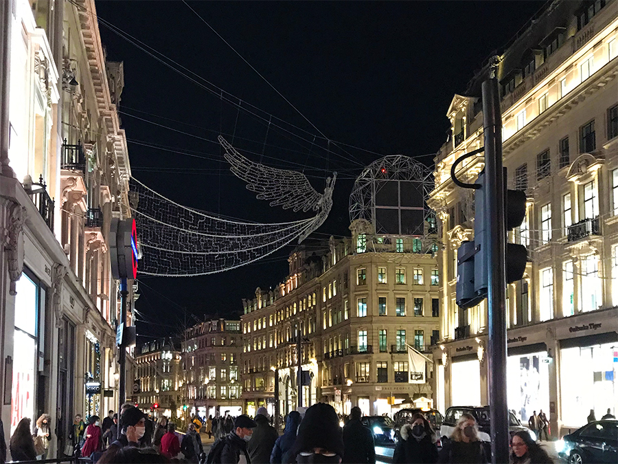 Die Engel der Lichterdekoration auf der Regent Street - samt Sternenschweif!