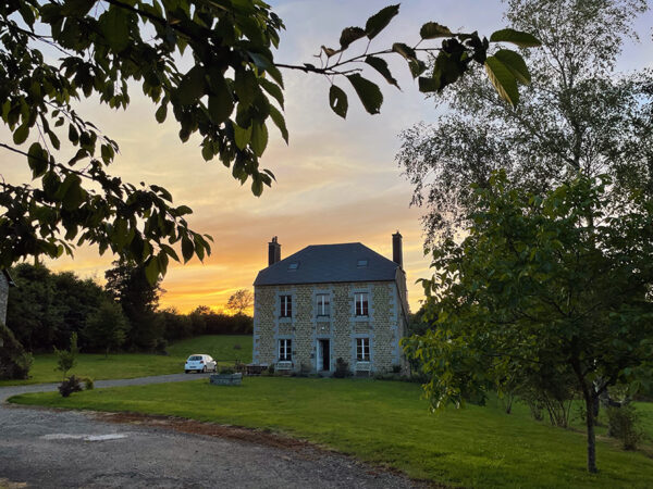 Das ist für vier Wochen unser Zuhause beim Housesitting in der Normandie in Frankreich - einfach traumhaft!